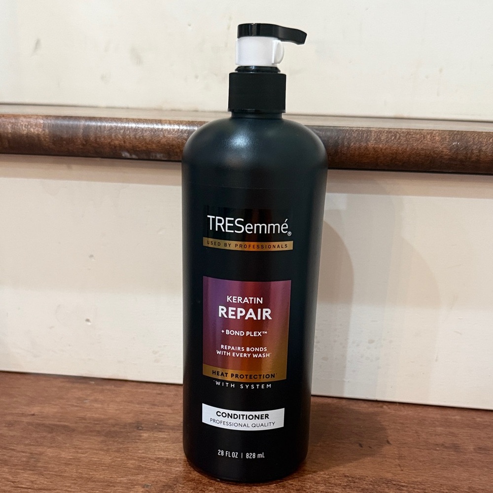 NWT Tresemme Keratin Repair Conditioner